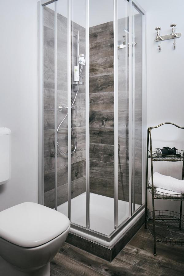 Large Single Room